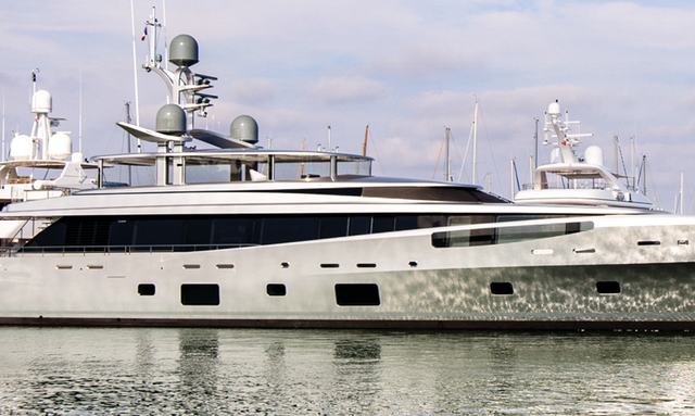 Excellence V yacht Raised pilothouse layout