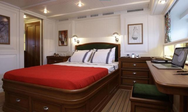 Darwin yacht Luxurious Accommodations