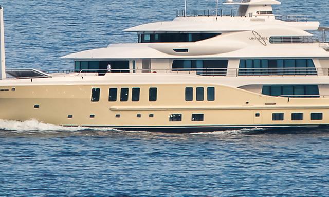 Casino Royale yacht Hull colour