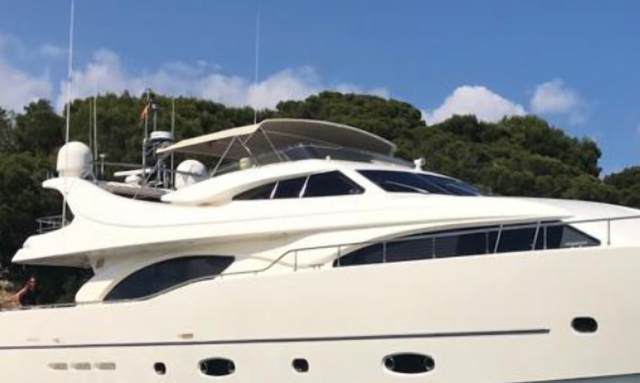 Sinpatico yacht Flybridge With Full Leisure Setup