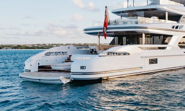 Daybreak yacht Three-Level Beach Club