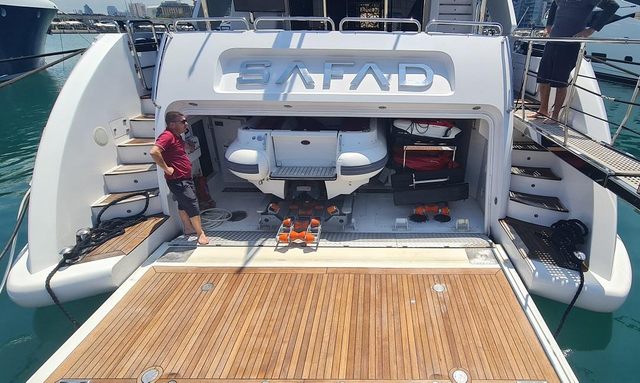 Jabs yacht Spacious Tender Garage