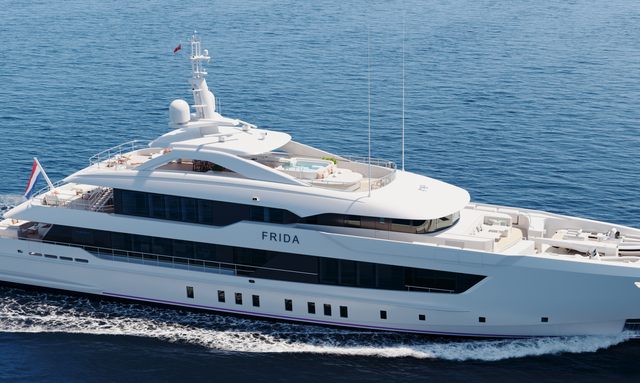 Pa’lante yacht Striking Shark-Tooth Superstructure