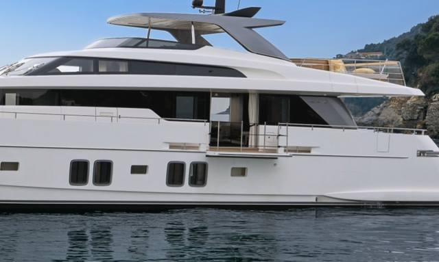 Aman yacht Drop-Down Panoramic Bulwark