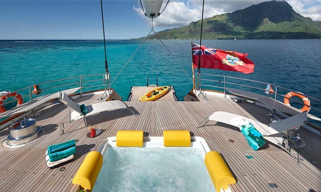 Salvaje yacht Aft Deck Spa Pool