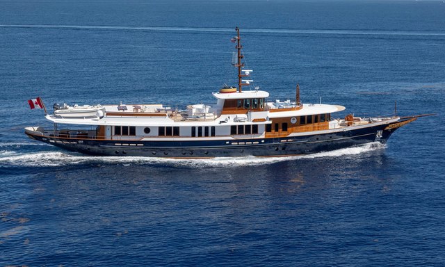 Nadan - Winner of 2009 Best Custom Design (under 50m)