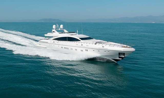 Mangusta 165E - Winner of 2014 Superyacht Of The Year