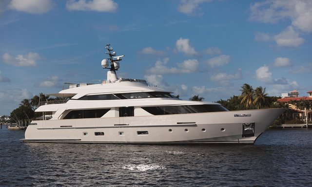 SD112 - Winner of 2010 Semi-Displacement or Planing Motor Yachts - 30m to 39m