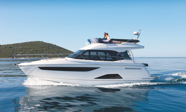 R40 Fly - Winner of 2018 Best Motor Yacht Under 55’ 