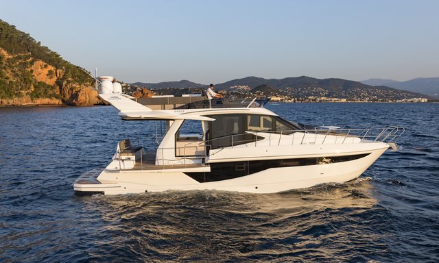 460 Fly - Winner of 2018 Best international motor yacht in Asia (under 15m)