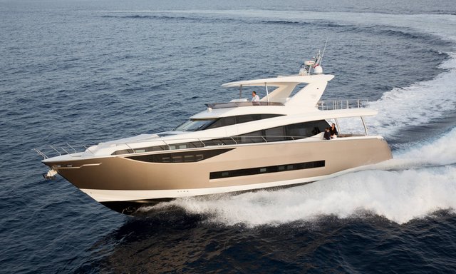 750 - Winner of 2015 Power Yacht (up to 25m)