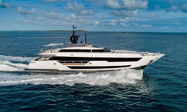 Custom Line 120 - Winner of 2019 Best Flybridge Yacht (above 110ft)