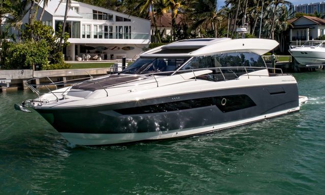 520S - Winner of 2019 Best Sportscruiser (up to 55ft)