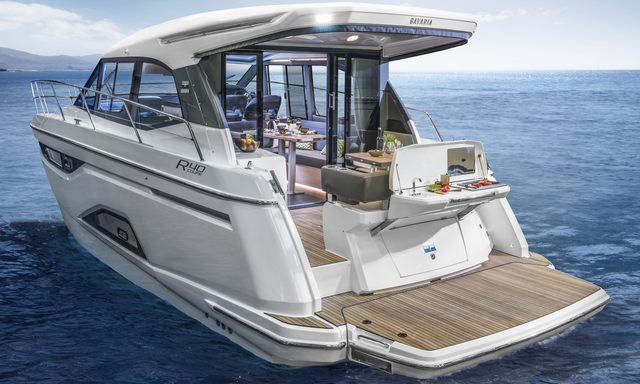 R40 Coupé - Winner of 2018 Sportscruisers (up to 45ft)