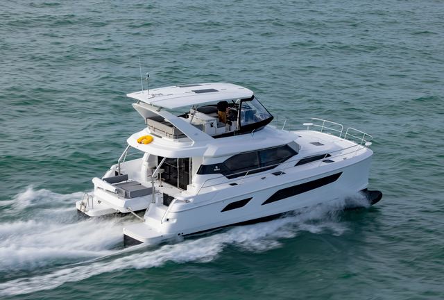 Aquila 44 Yacht 