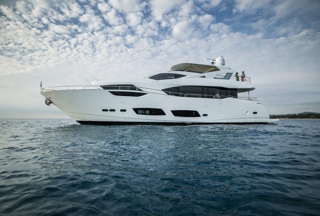 Sunseeker 95 Yacht 