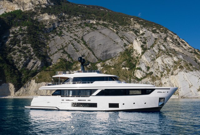 Custom Line Navetta 30  