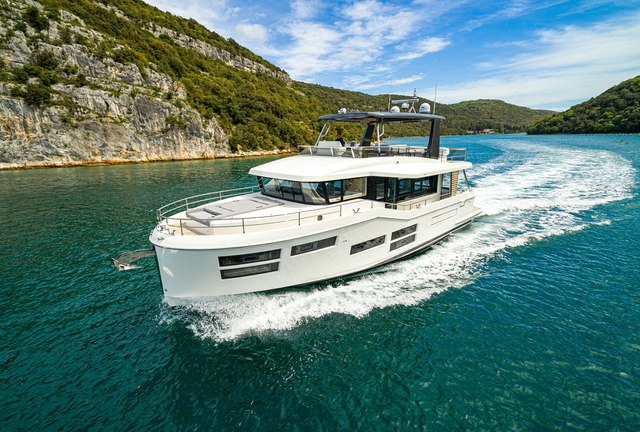 Beneteau Yachts Grand Trawler 62 