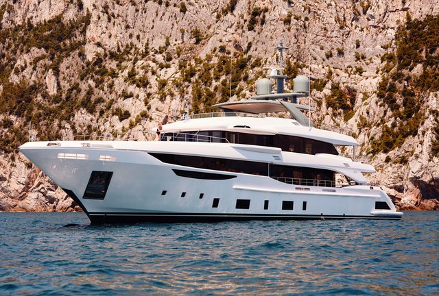 Benetti Diamond 44M 