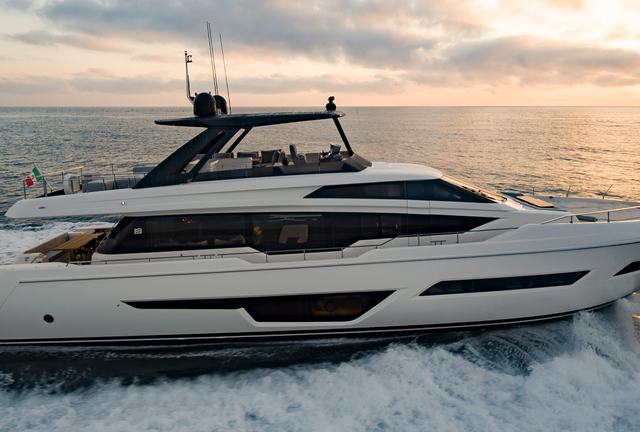 Ferretti 780