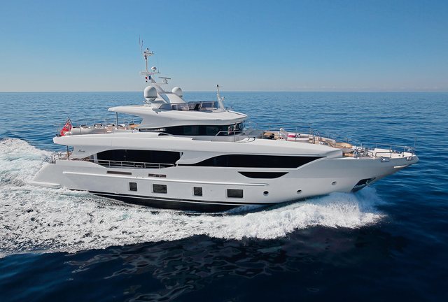 Benetti Delfino 95 