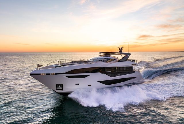 Sunseeker 100 Yacht 