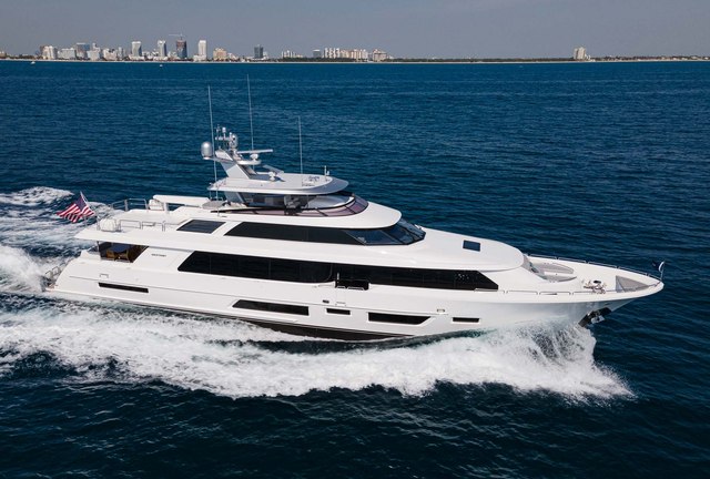 Westport Yachts W112 