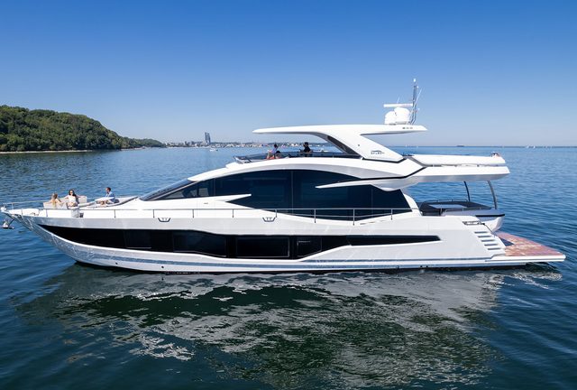 Galeon 800 Fly