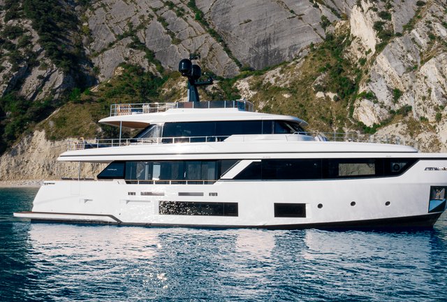 Custom Line Navetta 30  