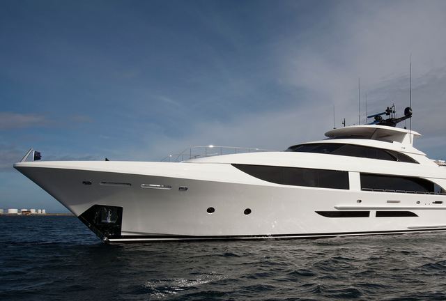 Westport Yachts W125 