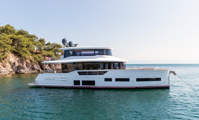 Sirena 78 Enclosed