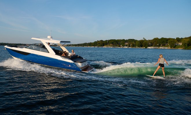 Cobalt Boats Surf Range