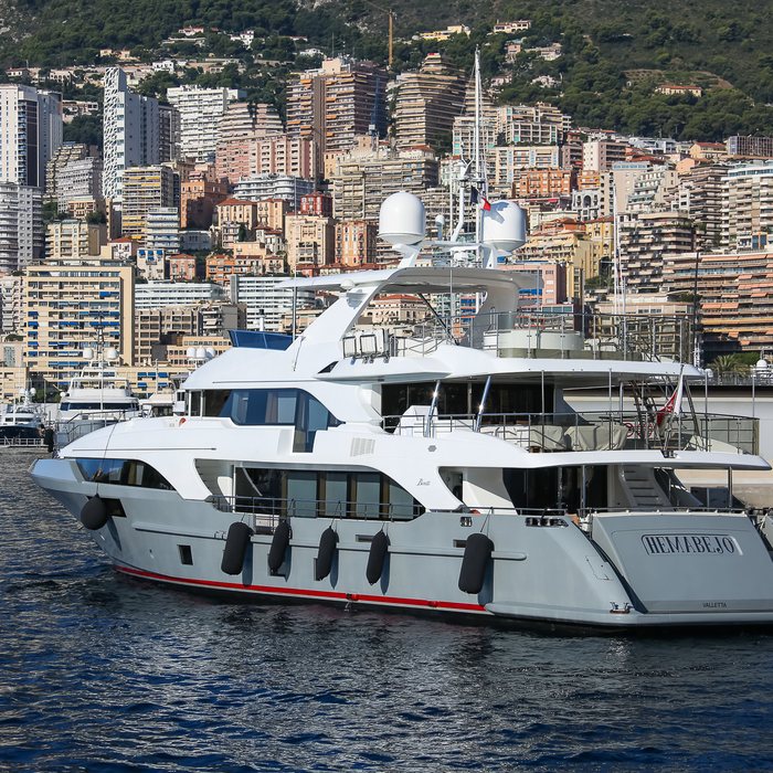 FreeDay yacht exterior 2