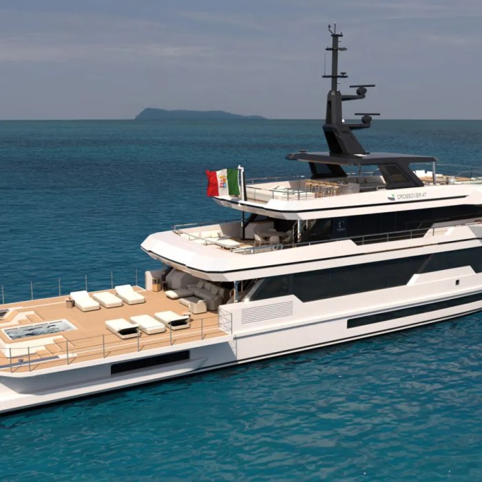 Crossover 47/01 yacht exterior 2