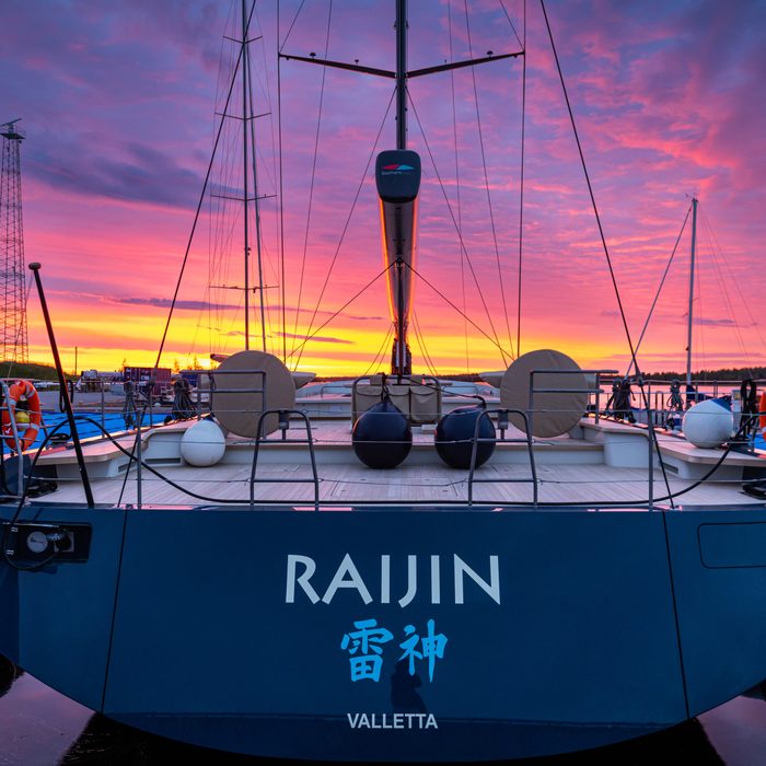 Raijin yacht  2