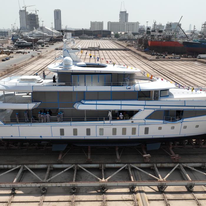 Al Hanem 2 yacht exterior 2