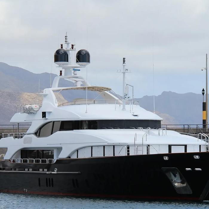 Seascape V yacht exterior 2