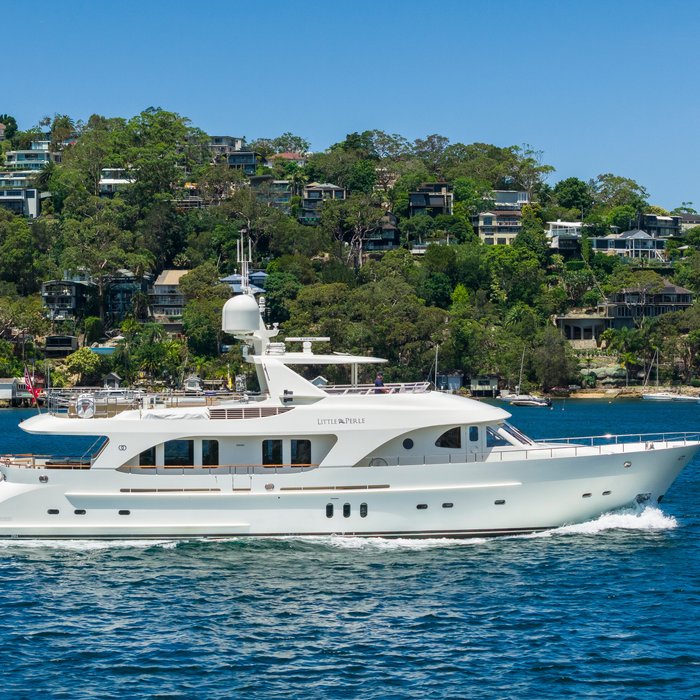 Little Perle yacht exterior 2