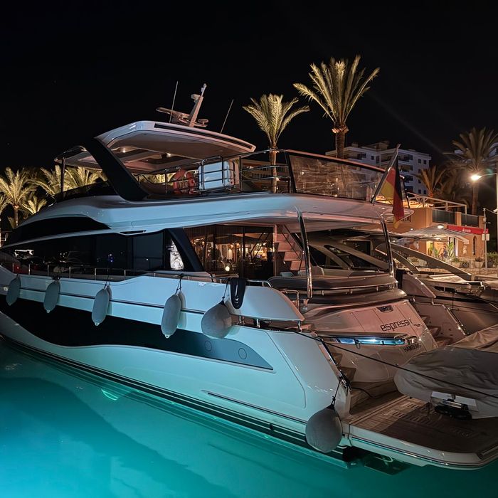 Espresso 2 yacht exterior 2