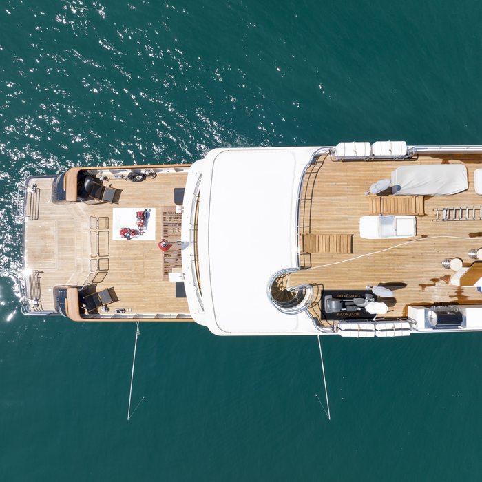 Lady Jade yacht exterior 2