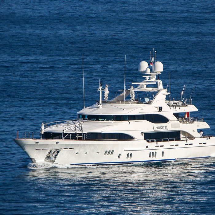 Everblue yacht exterior 2