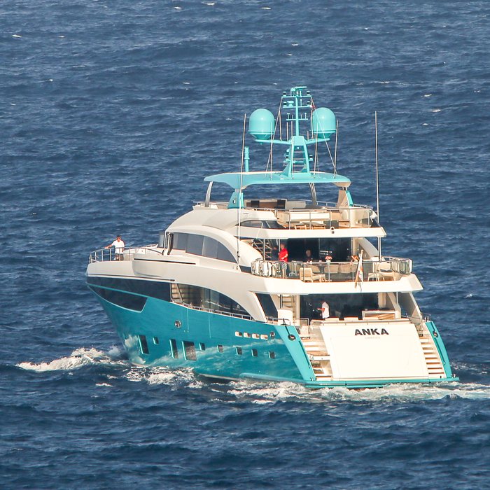 Mahoenui yacht exterior 2