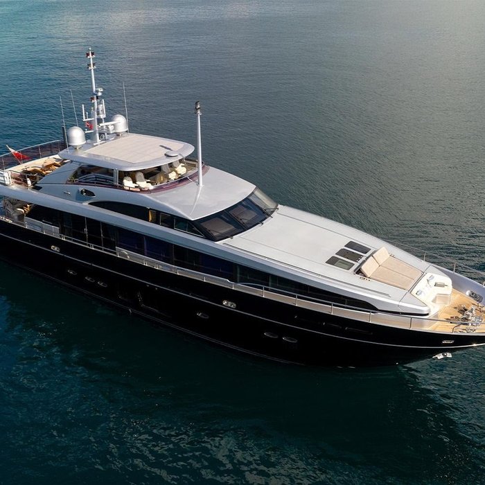 Seabeach yacht exterior 2