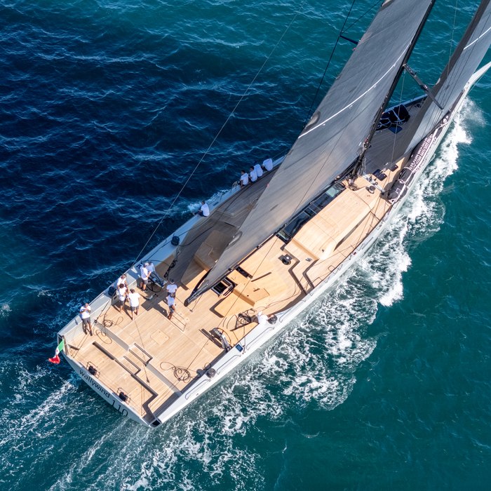 Ginzen yacht exterior 2