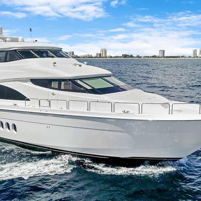 Breakaway yacht exterior 2