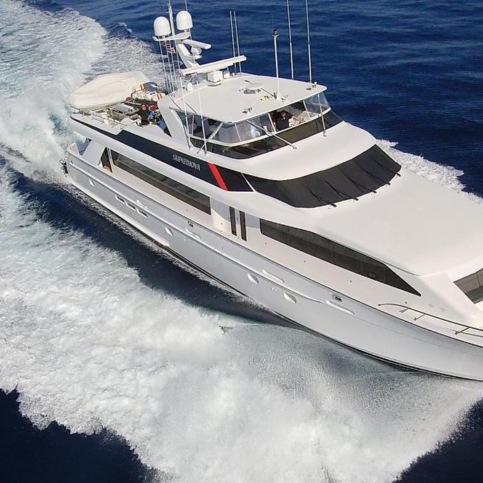 Magnum Ride yacht exterior 2