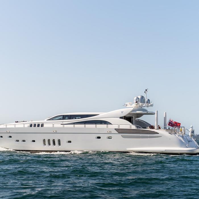 Yolo yacht exterior 2
