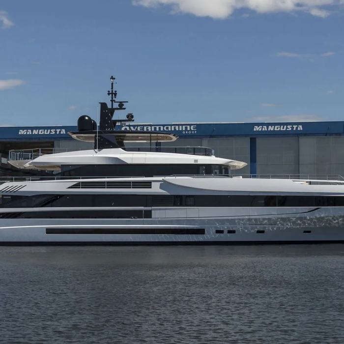 Maverick yacht exterior 2