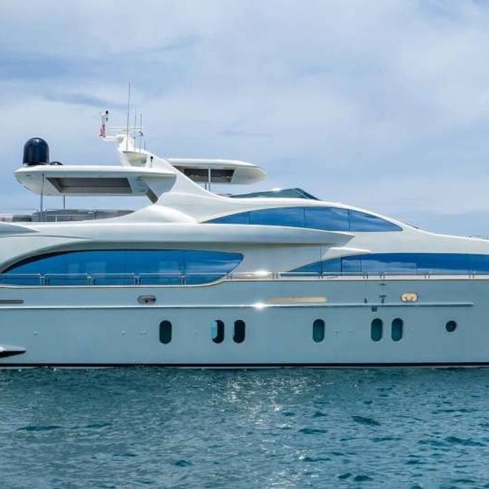 Rylax yacht exterior 2