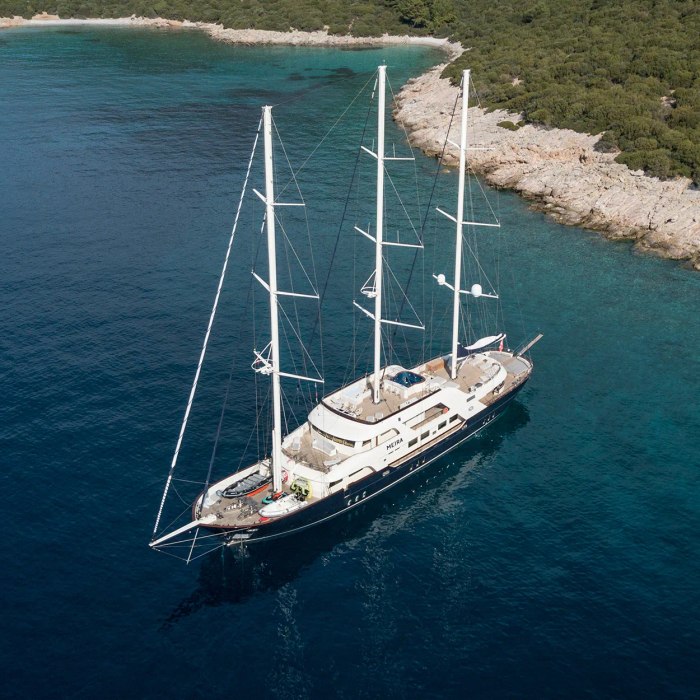 Meira yacht exterior 2